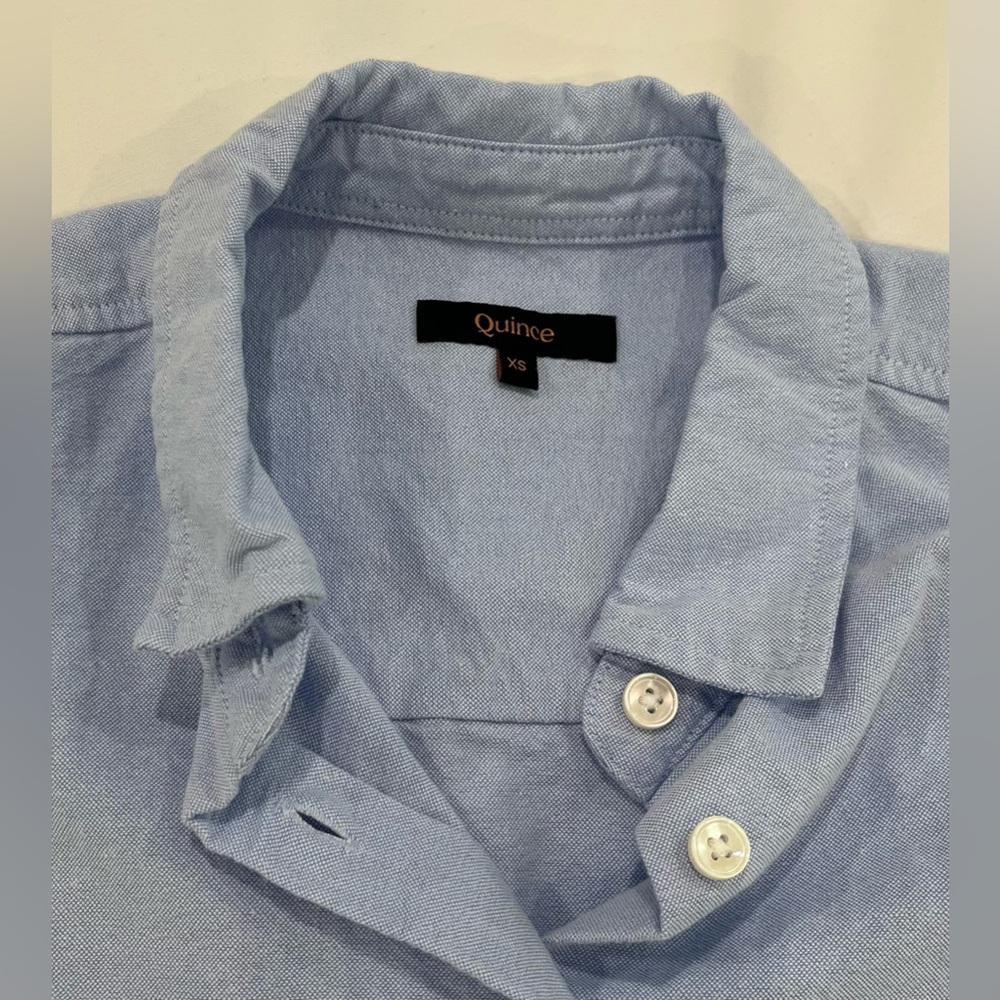 like new quince organic cotton relaxed oxford button up shirt pale blue XS - Picture 5 of 13